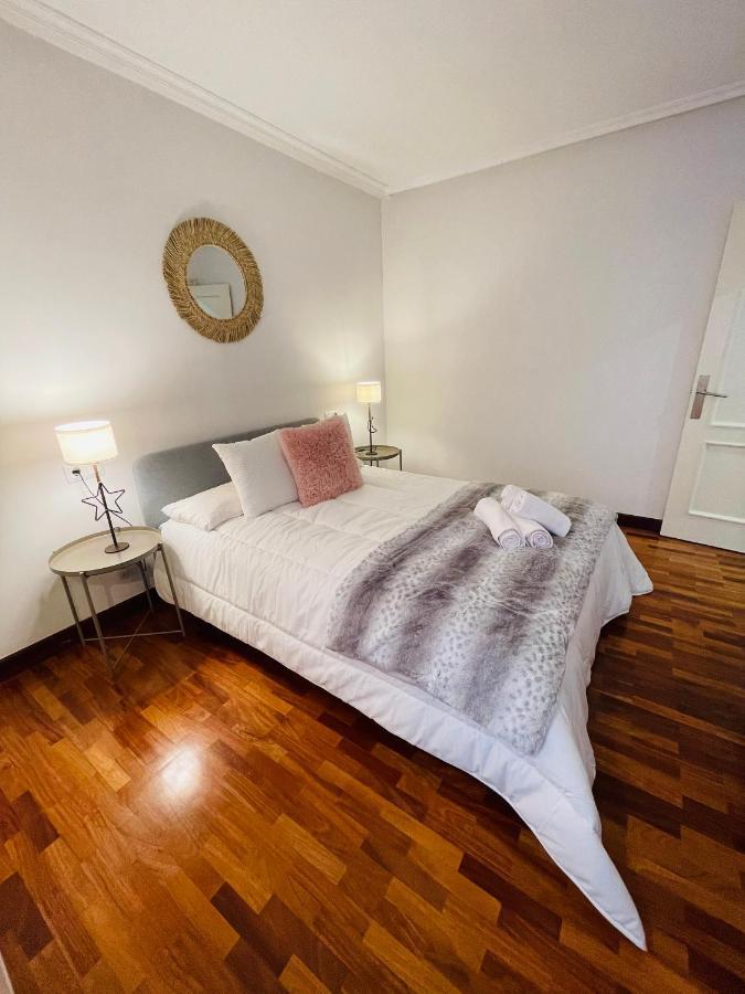 Atico Al Lado Del Ayuntamiento Apartman Oviedo Kültér fotó