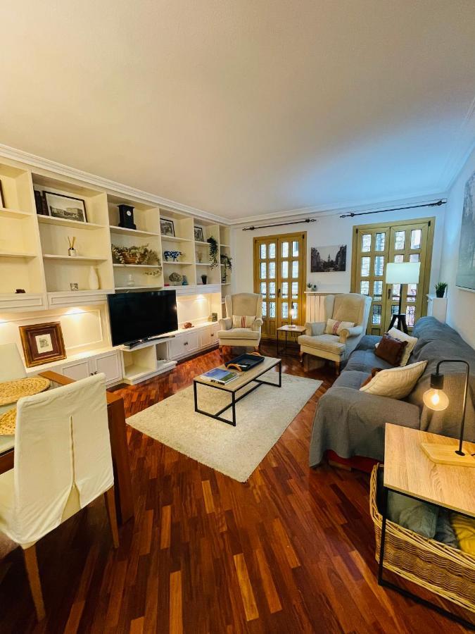Atico Al Lado Del Ayuntamiento Apartman Oviedo Kültér fotó