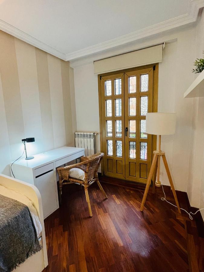 Atico Al Lado Del Ayuntamiento Apartman Oviedo Kültér fotó
