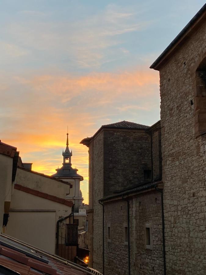 Atico Al Lado Del Ayuntamiento Apartman Oviedo Kültér fotó