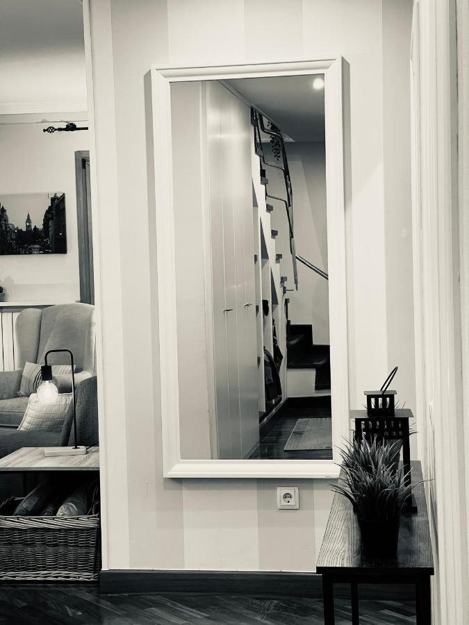 Atico Al Lado Del Ayuntamiento Apartman Oviedo Kültér fotó