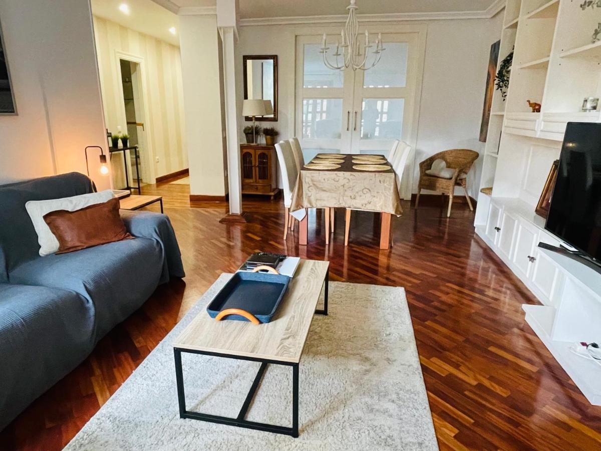 Atico Al Lado Del Ayuntamiento Apartman Oviedo Kültér fotó